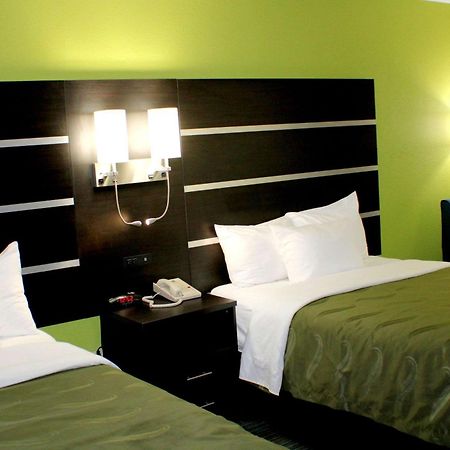 Quality Inn & Suites Bedford West Exterior foto