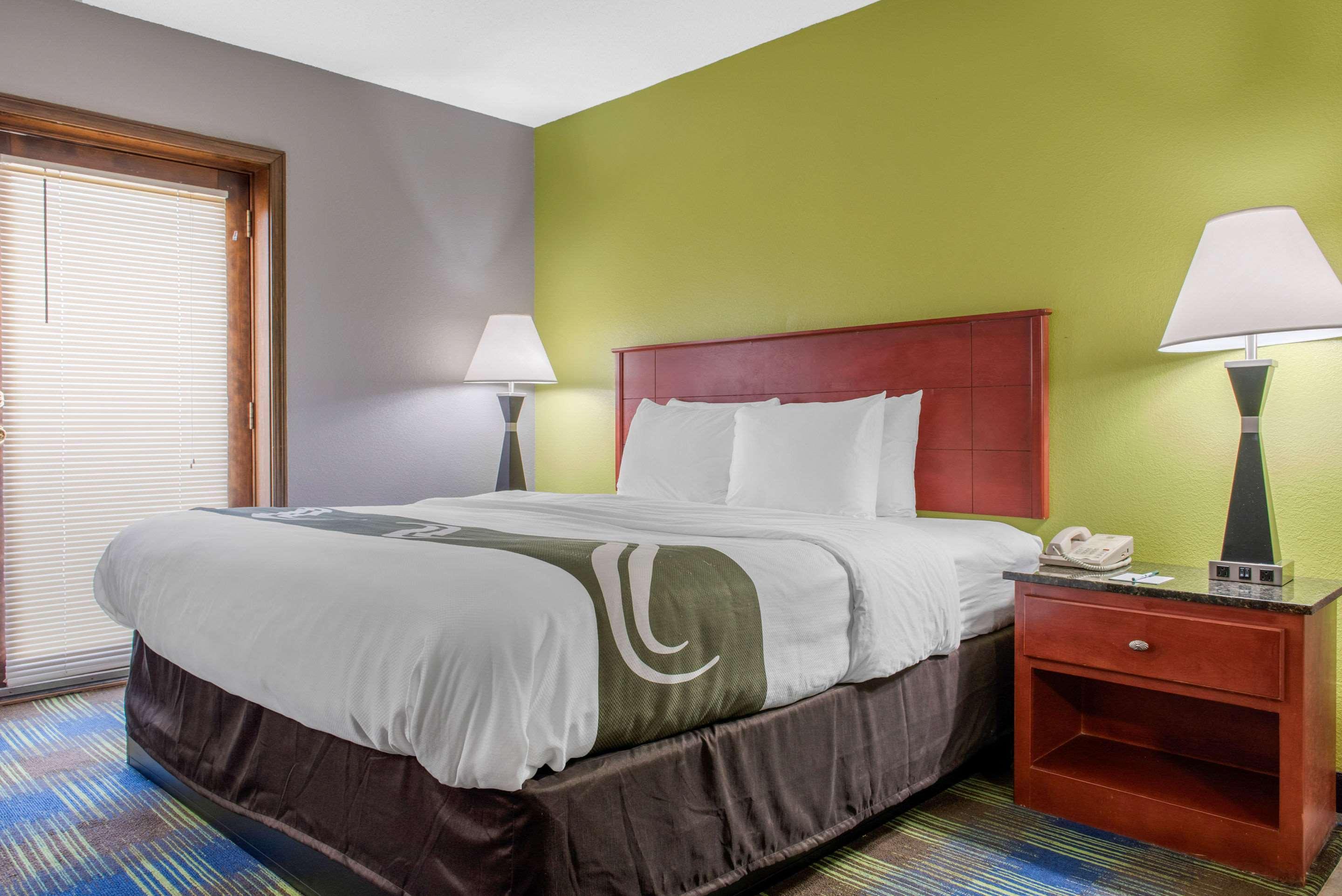 Quality Inn & Suites Bedford West Exterior foto