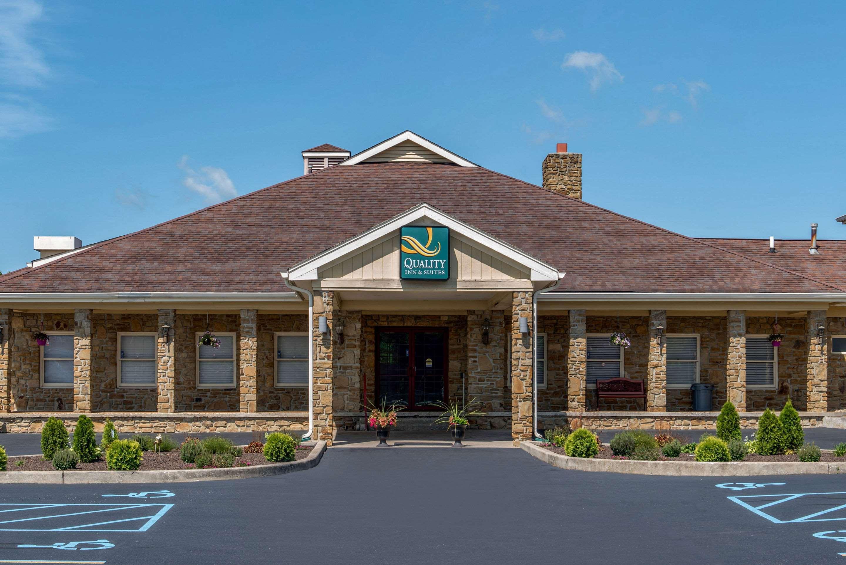 Quality Inn & Suites Bedford West Exterior foto
