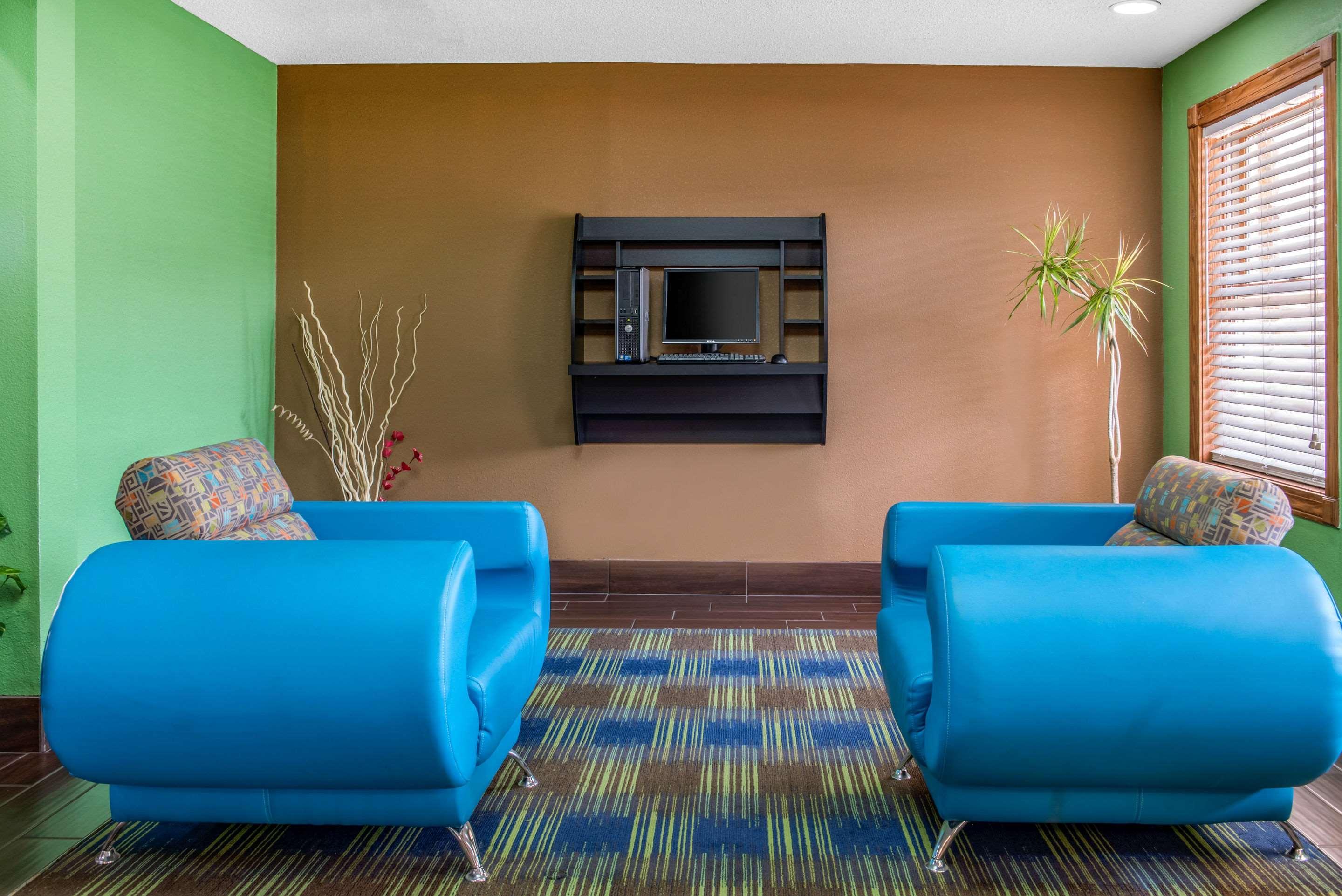 Quality Inn & Suites Bedford West Exterior foto