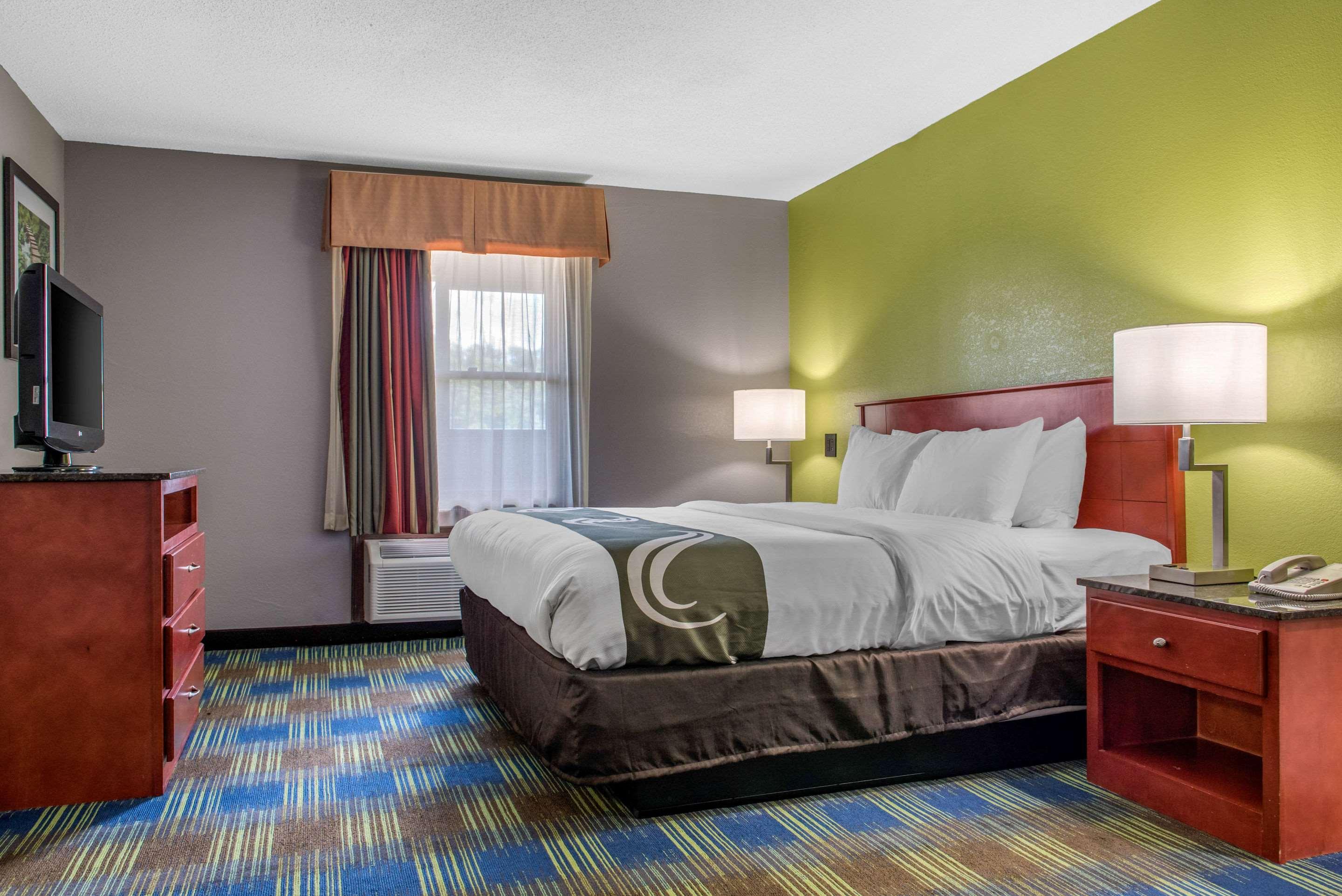 Quality Inn & Suites Bedford West Exterior foto