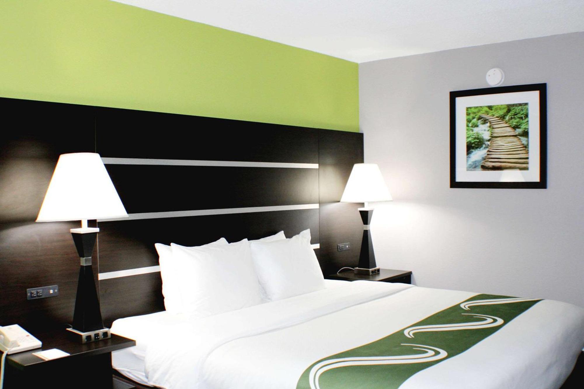 Quality Inn & Suites Bedford West Exterior foto