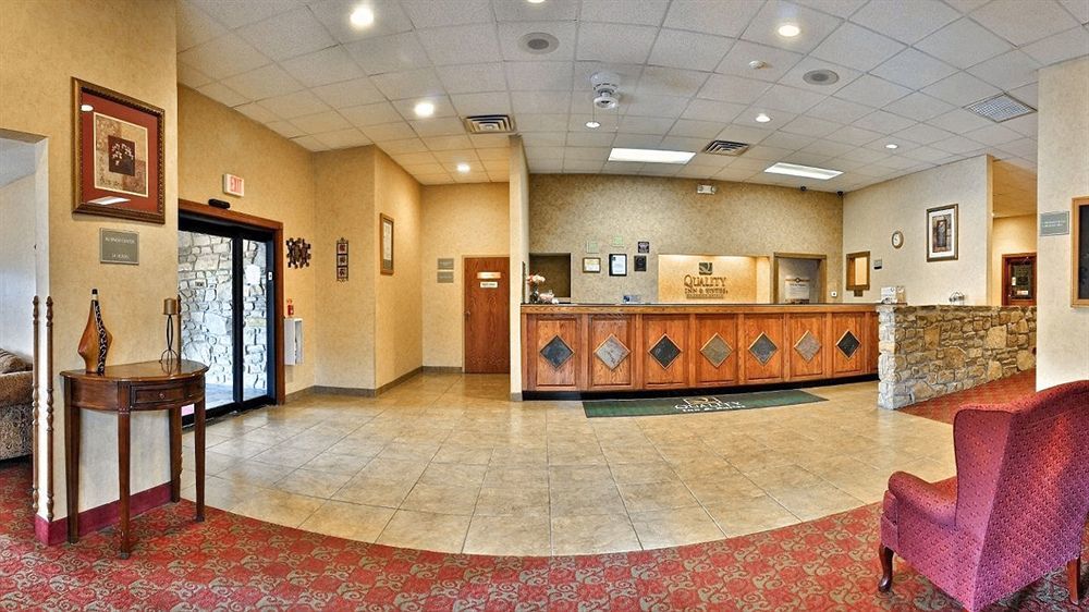 Quality Inn & Suites Bedford West Exterior foto