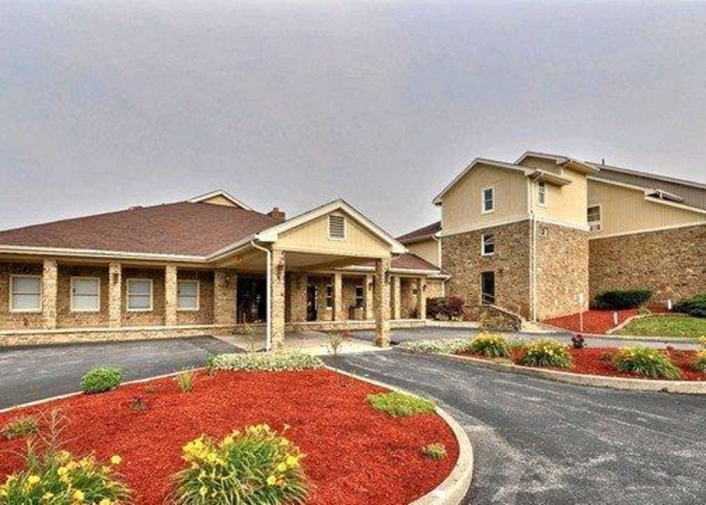 Quality Inn & Suites Bedford West Exterior foto