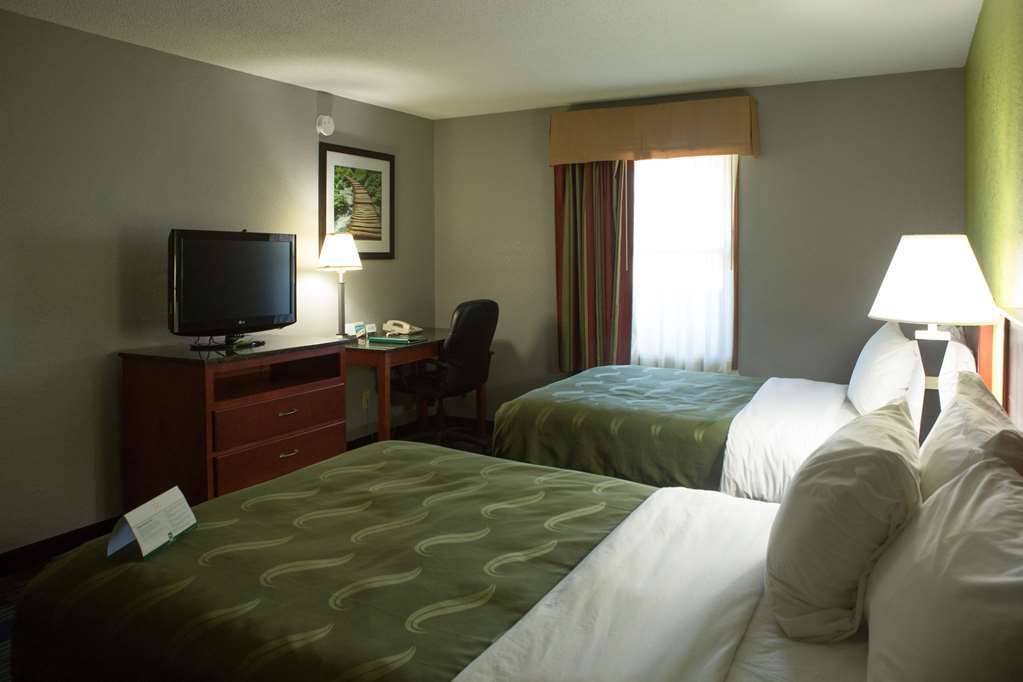 Quality Inn & Suites Bedford West Zimmer foto