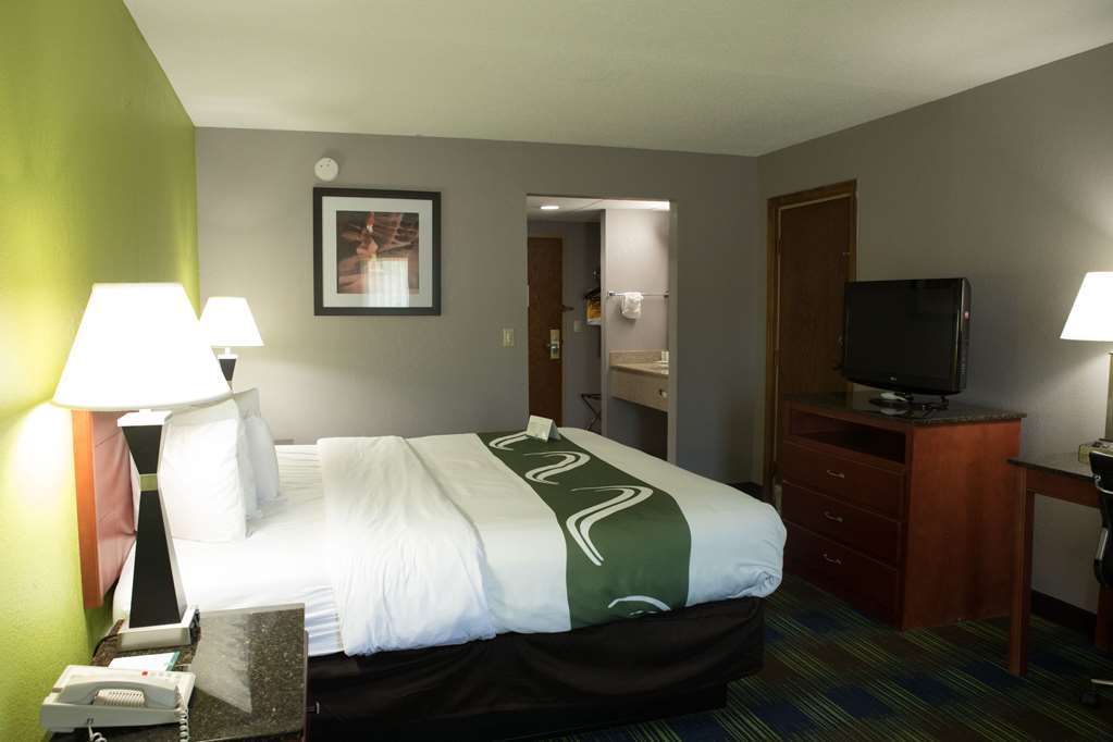 Quality Inn & Suites Bedford West Zimmer foto