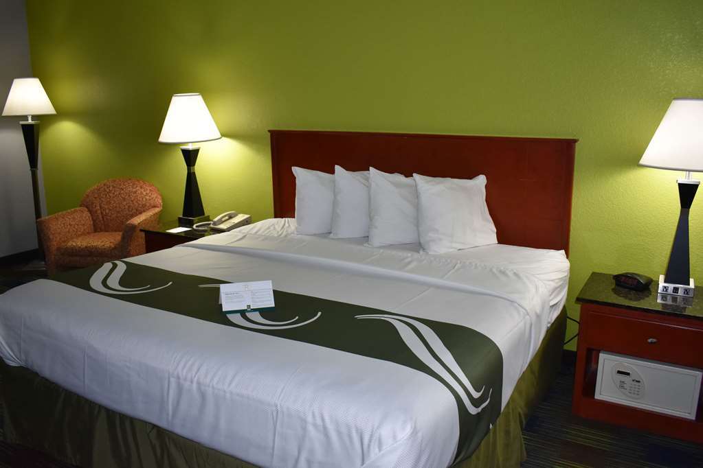 Quality Inn & Suites Bedford West Zimmer foto