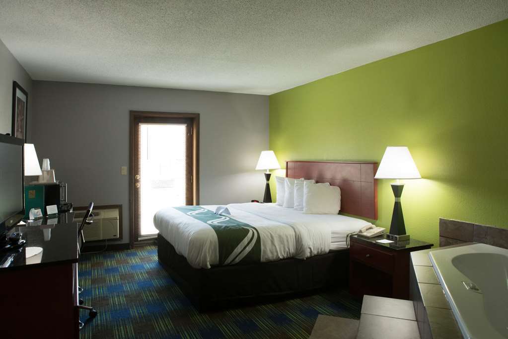 Quality Inn & Suites Bedford West Zimmer foto