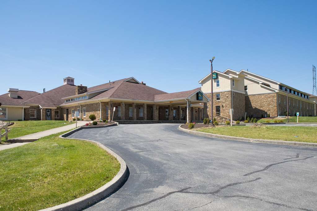Quality Inn & Suites Bedford West Exterior foto